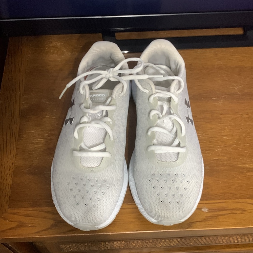 Under Armour Light Gray Running Shoes - Picture 2 of 6
